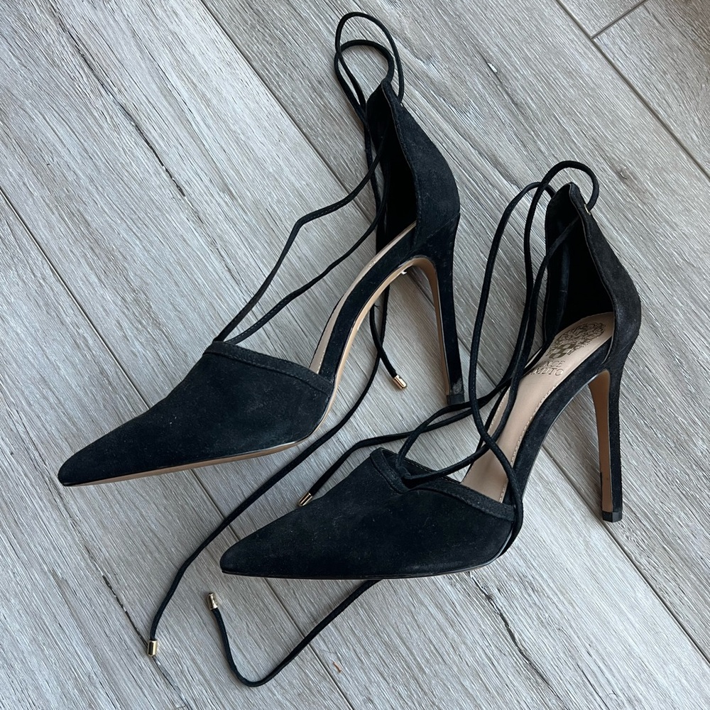Vince Camuto Black Vo-Nitta Heels